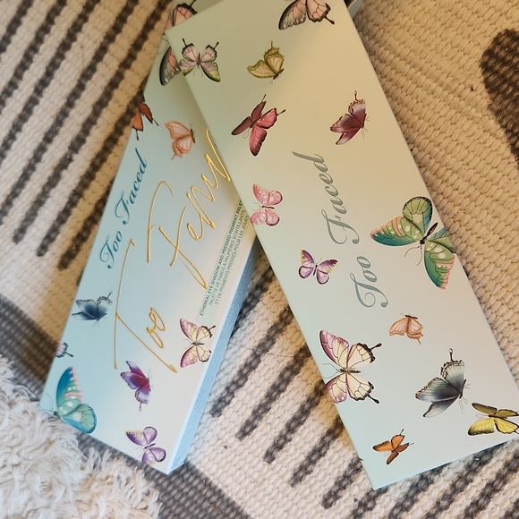 New Too Faced eye shadow palette Too Femme beautiful spring summer shades - Picture 7 of 7